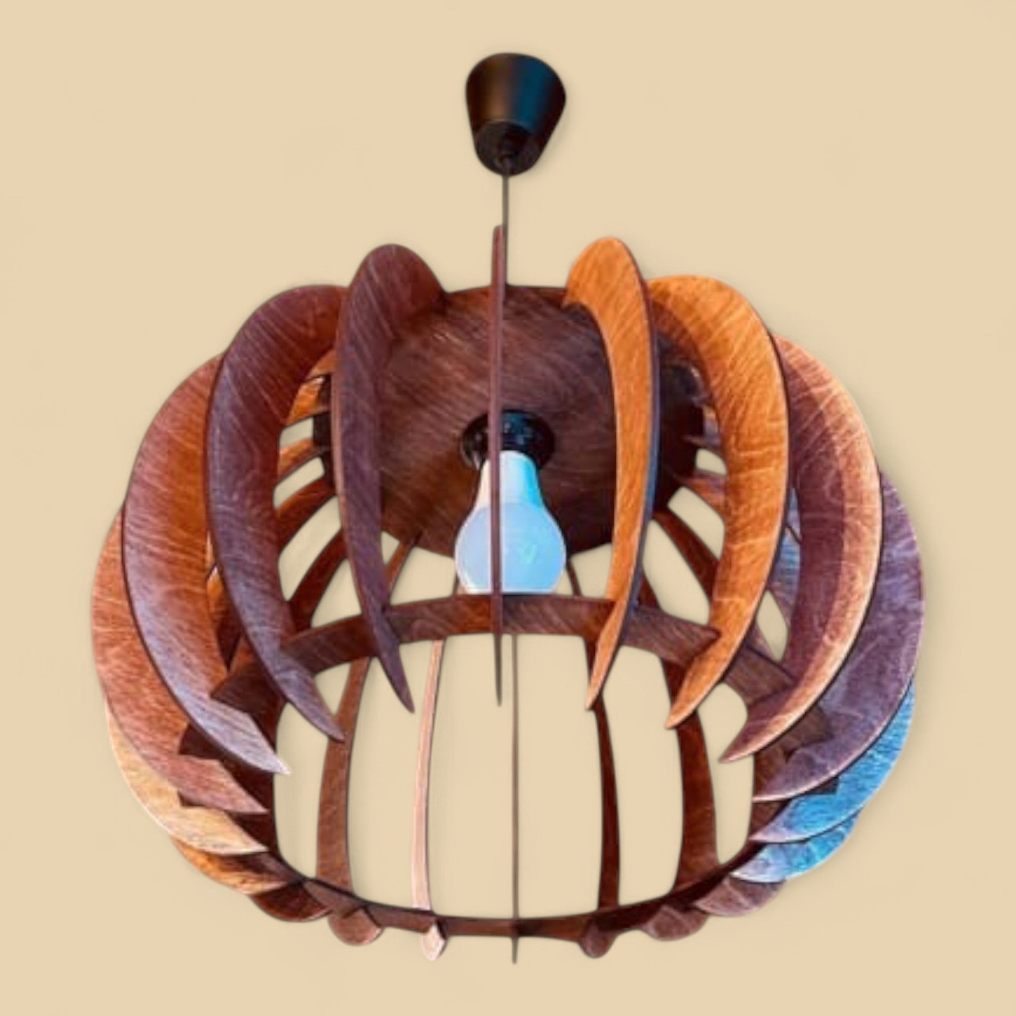 Flamme Sculptée – Suspension en bois nervuré CREAFAMAX